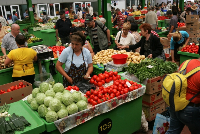 Măsuri pentru stimularea vânzării de legume şi fructe locale prin hypermarket-uri şi pieţe