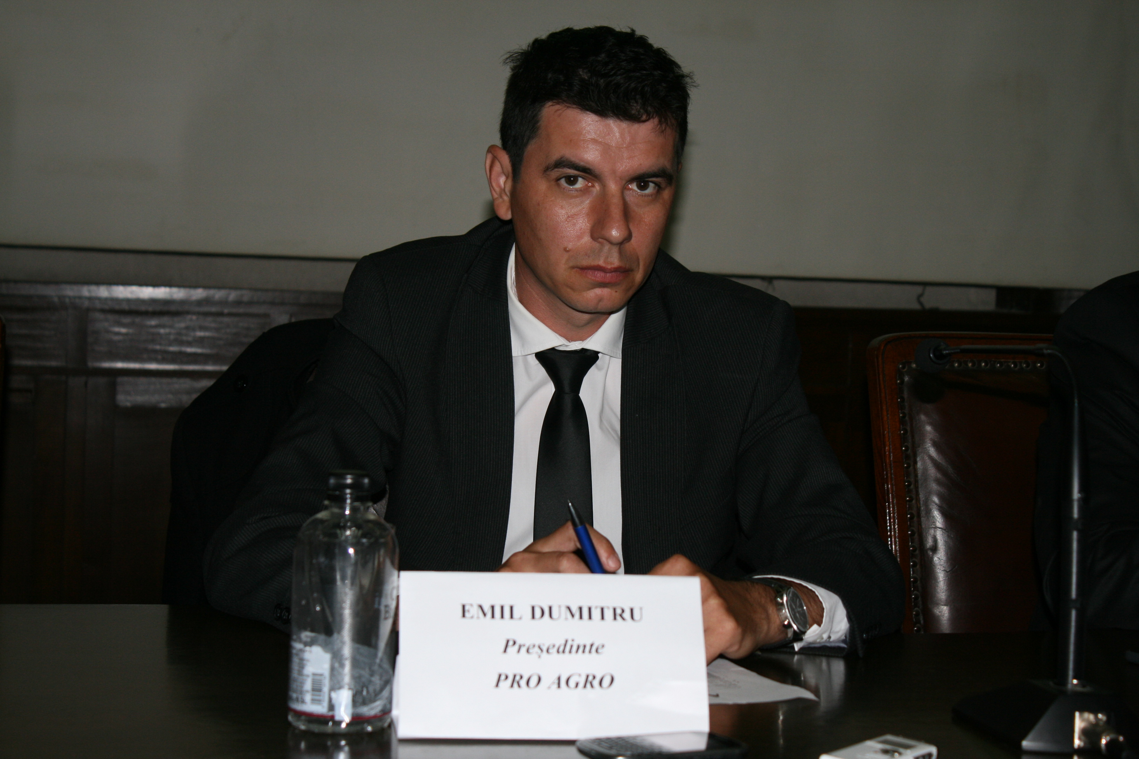Legea supermarketurilor, blocată. Pro Agro cere explicații