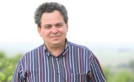 In urma cu trei ani, se judeca cu MADR. Acum, ministrul ii tine partea