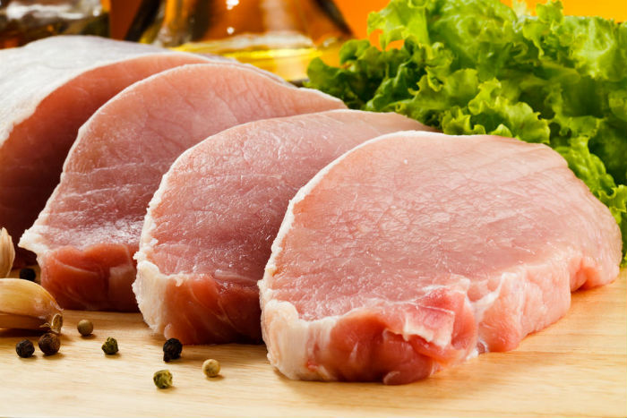 Retailerii maresc importurile de carne, in plina criza a pestei porcine africane in Romania