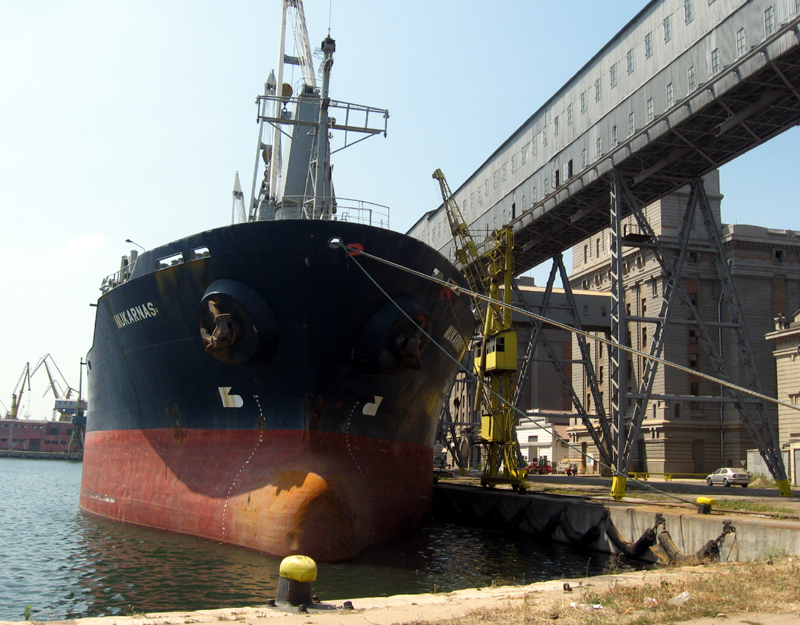 Traficul de cereale prin portul Constanta s-a marit de opt ori, in 15 ani. Lista operatorilor care detin spatii de depozitare in port