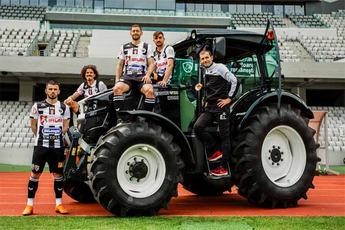 TAGRO, in varianta U100 Black Edition, prezent la AGRARIA