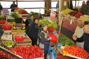Vanzari mai mici cu 80% la legume. Producatorii ii asteapta pe oficialii de la minister!